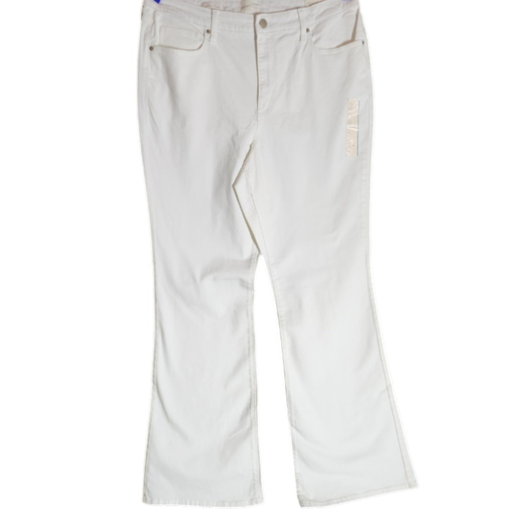 Universal Thread Women's 17 Long White High Rise Flare Jeans Stretch Denim NWT